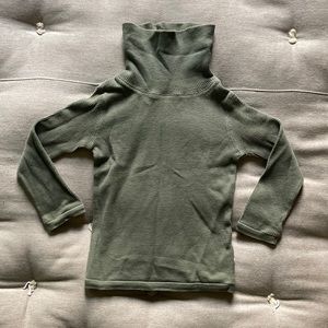 Nui organics green turtleneck size 2